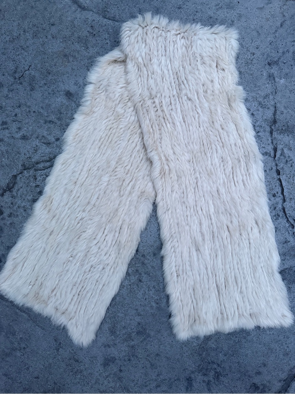 Danier Cream Faux Fur Scarf - Picture 6 of 10